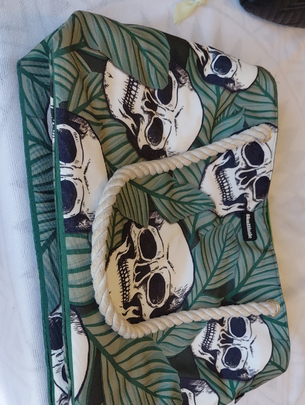 Skullistic Print Rope Tote Bag in Green